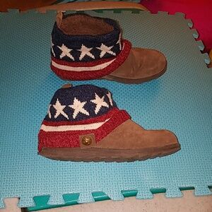 Muk Luks Brown Ankle Boots with Red and Blue Knit